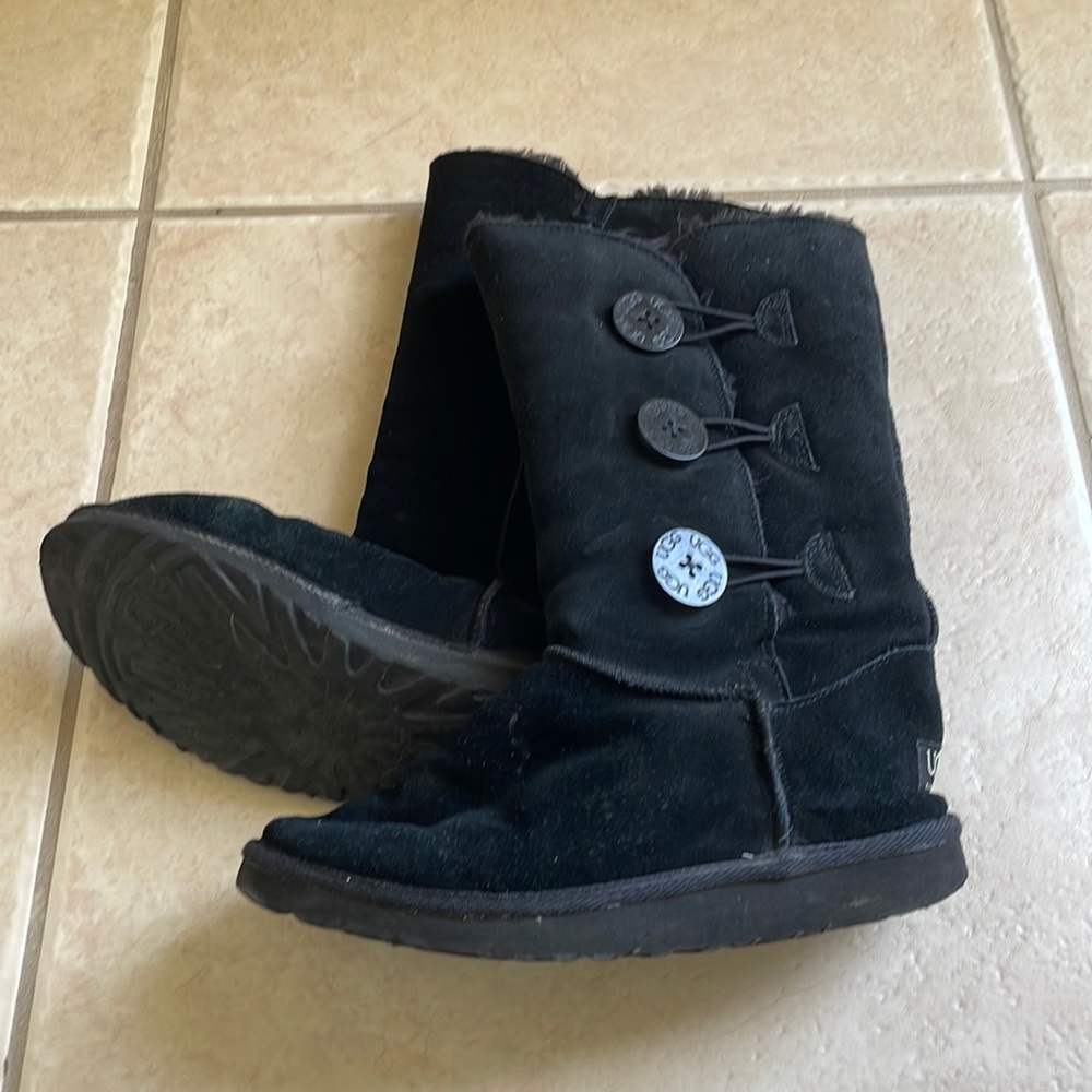 Ugg Bailey button boots in black